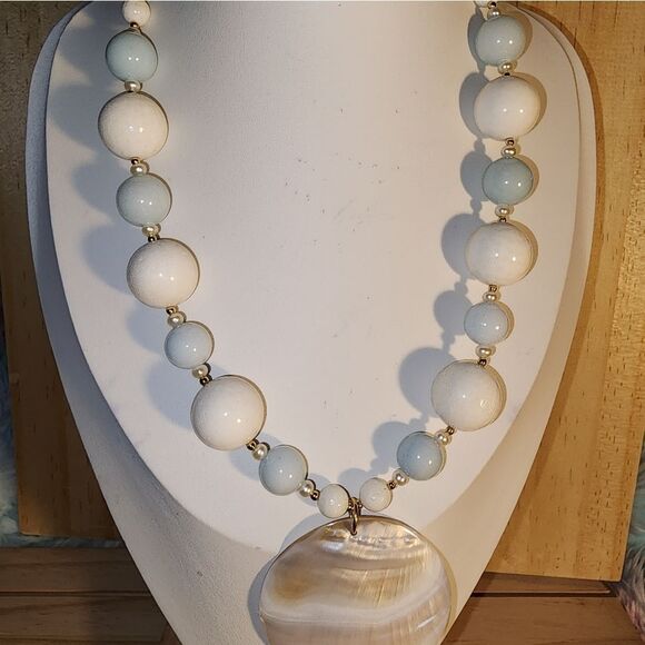 Lee Sands Gemstone & White Coral Necklace w/ Shell Pendant NWOT - Picture 2 of 5